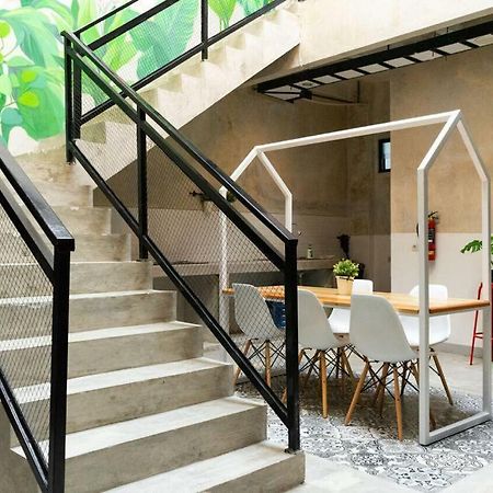 Aparthotel Fybed Semarang Esterno foto