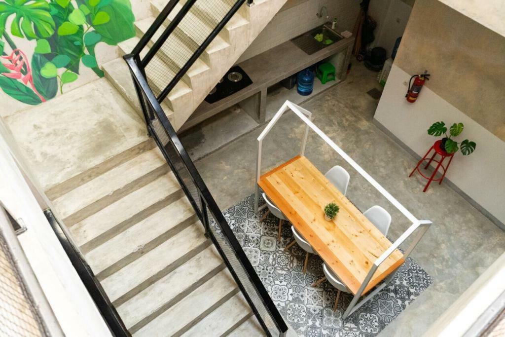 Aparthotel Fybed Semarang Esterno foto