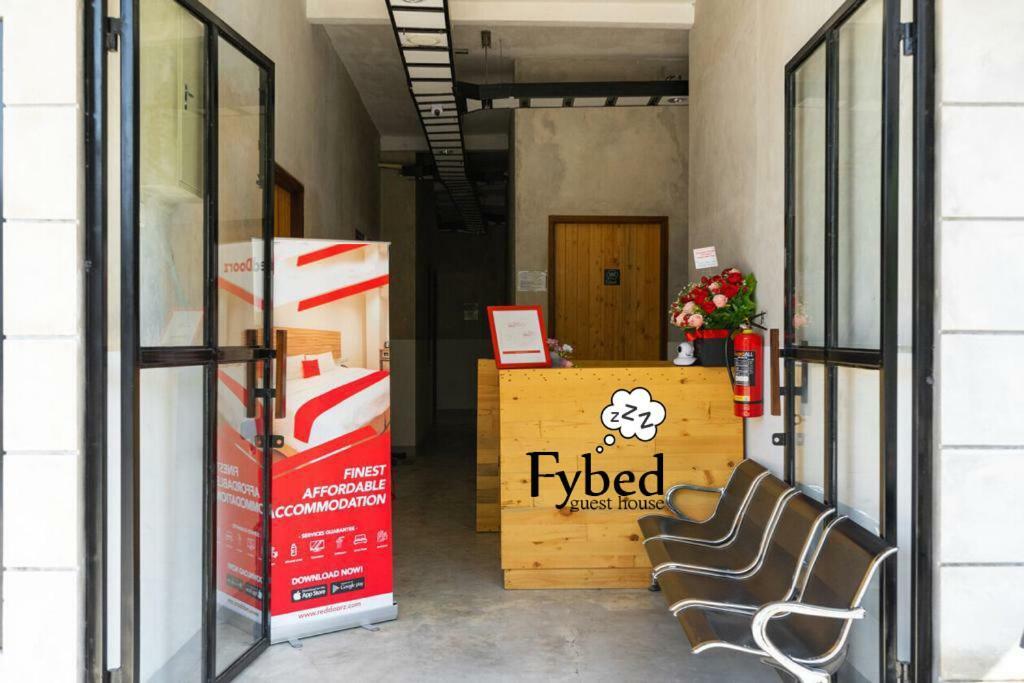 Aparthotel Fybed Semarang Esterno foto