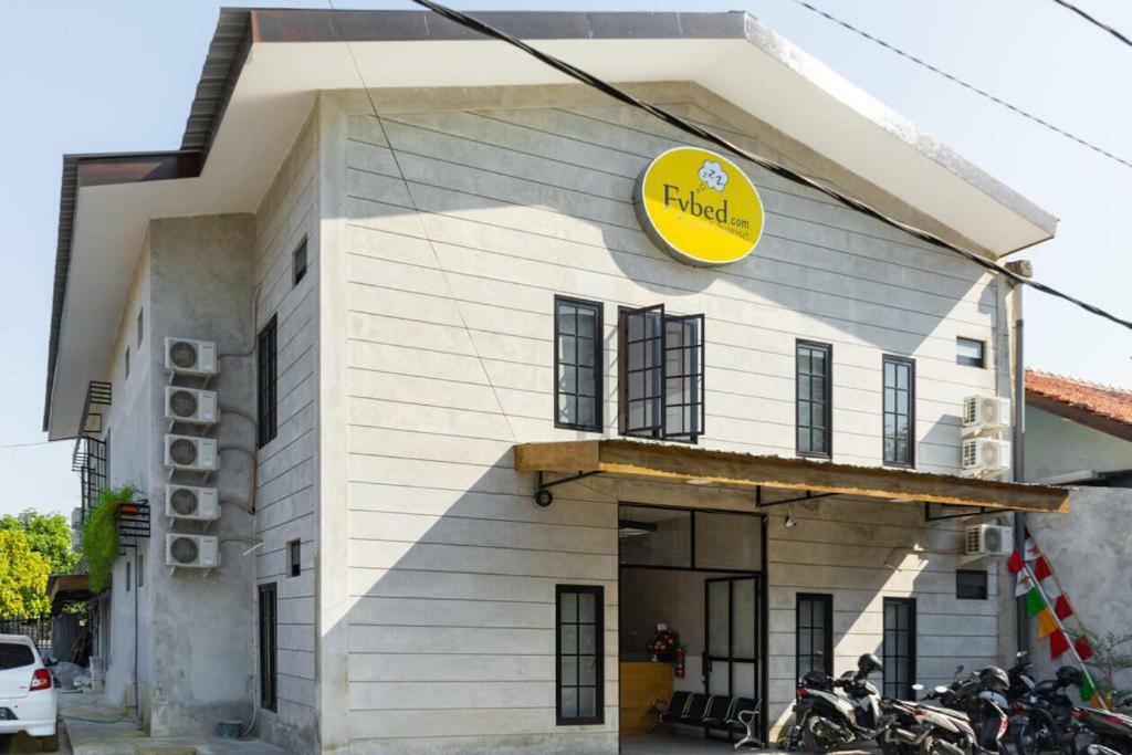 Aparthotel Fybed Semarang Esterno foto